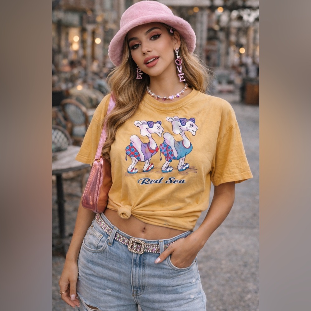 Vintage 80’s Unique‎ Red Sea Tee